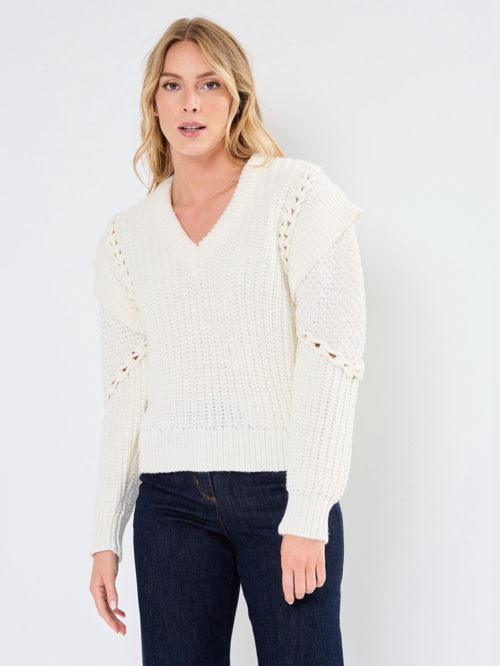 b.young Byomega Marshmallow Cable Knit V-Neck Sweater M
